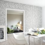 Papel tapiz blanco con letras.