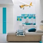 Avión sobre cama