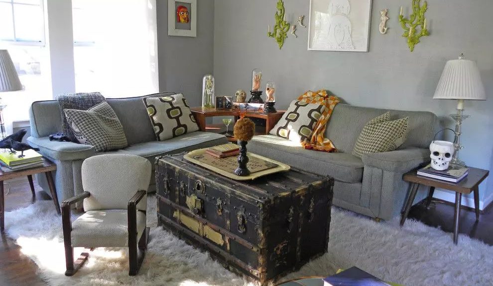 Hrudník v interiéru