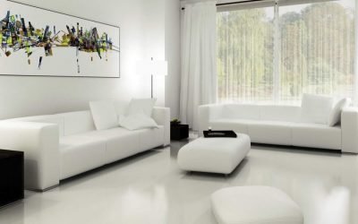 Papel pintado blanco en el interior.