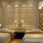 Azulejos de espejo en el dormitorio