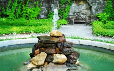 Fuentes decorativas y cascadas para casas de veraneo