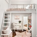 Cama sobre la mesa