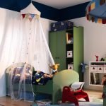 Cama con cortinas