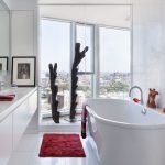 Estatuilla en el baño