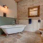 Baño de pies en el interior