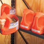 Recipientes como recipientes para almacenar tornillos autorroscantes