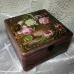 Caja de decoupage marrón