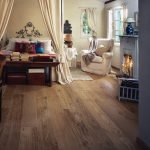 Dormitorio con parquet en el piso