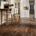 Tablero de parquet en el diseño de la cocina.