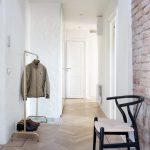 Silla junto a la pared