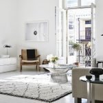 Piso de tablones blancos