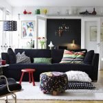 Paredes claras muebles brillantes