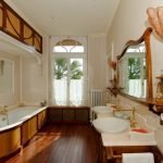 Espejo sobre el lavabo