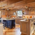 Cocina con dos ventanas