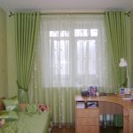 Mesa de la esquina en el dormitorio