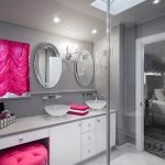 Baño blanco gris