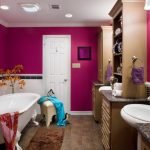 Fucsia en el diseño del baño