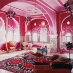 Habitación grande de estilo oriental.