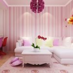 Muebles blancos en la sala de estar