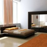 Mueble espejo en el dormitorio