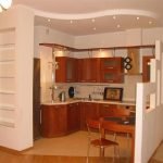 Muebles de madera en la cocina