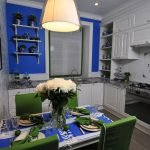 Color azul en el diseño de la cocina.