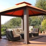 Gazebo con techo naranja