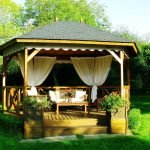 Muebles de jardin en el jardin