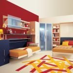 Amarillo y rojo en el diseño de la guardería.