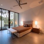 Dormitorio con acceso a la veranda.