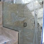Vidrio pintado en la ducha
