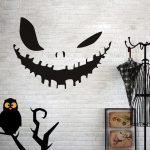 Cara de miedo en la pared