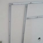 Arreglamos las guías a la pared