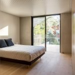 Dormitorio con una cama