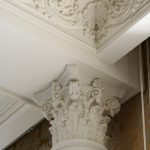 Capital decorativo