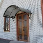 Casa de ladrillo blanco