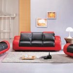 Sofá rojo con cuero negro