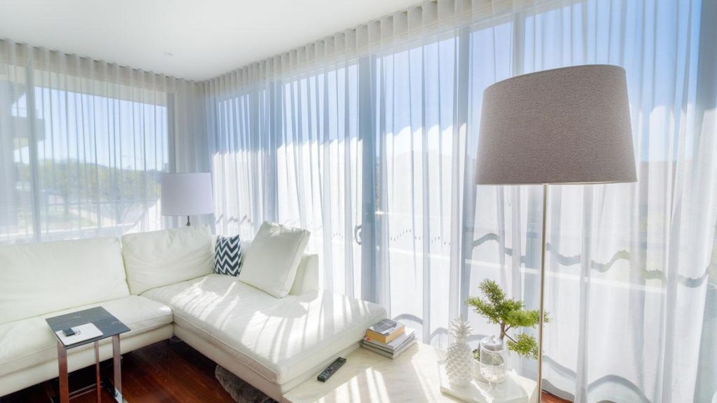 Cortines de lli a l’interior
