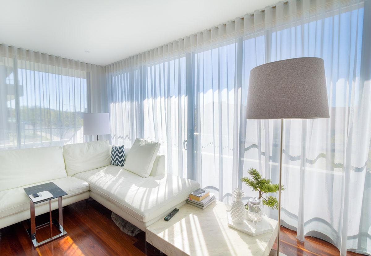 Lanene zavjese u unutrašnjosti