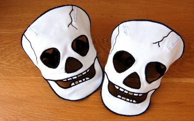 Cómo hacer una máscara de bricolaje para Halloween