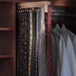 Corbatas cerca de camisas