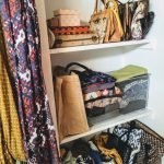 Amplios estantes para accesorios.