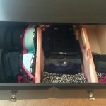 Método para guardar la ropa en un cajón