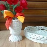 Conjunto de tubos de periódico blanco