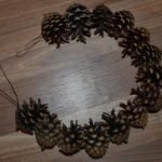 Hacemos un anillo de alambre y conos