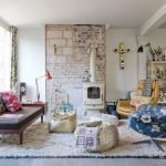 Estufa de leña en la sala de estar
