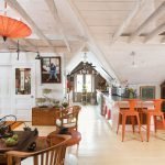 Estudio en una casa pequeña.