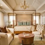 Muebles caros con gusto.