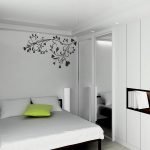 Mueble espejo en el dormitorio